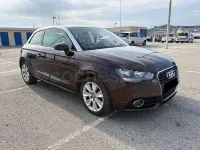 Usado Audi A1 Ambition 122 CV (89 kW) 2010 Violeta / lila Utilitario