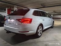 Usado Skoda Superb Ambition 150 CV (110 kW) 2017 Blanco Familiar