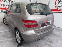 Usado Mercedes B180 109 CV (80 kW) 2008 Beige Monovolumen