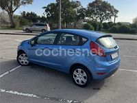 Usado Ford Fiesta Trend 82 CV (60 kW) 2009 Azul Berlina