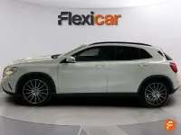 Usado Mercedes GLA180 109 CV (80 kW) 2016 Blanco SUV