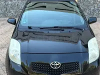 Usado Toyota Yaris Luna 87 CV (63 kW) 2007 Negro Utilitario