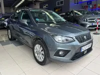 Usado Seat Arona Ecomotive 115 CV (84 kW) 2018 Gris / plata SUV