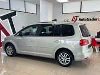 Usado VW Touran Advance 105 CV (77 kW) 2012 Gris Monovolumen