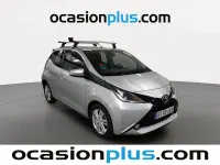 Usado Toyota Aygo X-play 69 CV (50 kW) 2016 Gris plata Utilitario