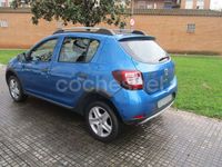 Usado Dacia Sandero Stepway 90 CV (66 kW) 2013 Azul Utilitario