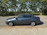 Usado VW Passat Highline 140 CV (102 kW) 2011 Gris / plata Berlina