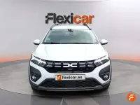 Usado Dacia Jogger Expression 100 CV (73 kW) 2023 Blanco Monovolumen