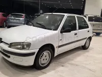 Usado Peugeot 106 60 CV (44 kW) 1997 Blanco Utilitario