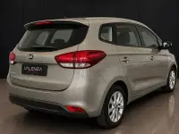 Usado Kia Carens 115 CV (84 kW) 2018 Beige Monovolumen
