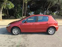Usado Peugeot 307 110 CV (80 kW) 2004 Rojo Berlina