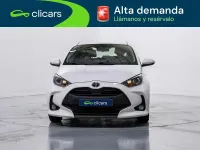 Usado Toyota Yaris Hybrid Active 75 CV (55 kW) 2021 Blanco Berlina