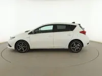 Usado Toyota Auris Hybrid Edition 136 CV (100 kW) 2017 Blanco Berlina