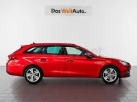Usado Seat Leon FR 150 CV (110 kW) 2022 Rojo Familiar