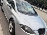 Usado Seat Leon Sport 105 CV (77 kW) 2008 Gris / plata Utilitario