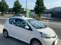 Usado Toyota Aygo City 68 CV (50 kW) 2012 Blanco Utilitario