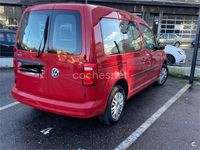 Usado VW Caddy Trendline 102 CV (75 kW) 2020 Rojo Monovolumen