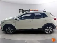 Usado Kia Stonic 100 CV (73 kW) 2023 Blanco SUV