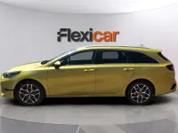 Usado Kia Ceed 120 CV (88 kW) 2023 Amarillo Utilitario