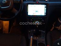 Usado Skoda Superb Active 140 CV (102 kW) 2012 Gris / plata Familiar