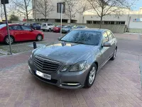 Usado Mercedes E350 Avantgarde 265 CV (194 kW) 2011 Gris / plata Berlina