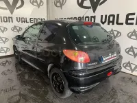 Usado Peugeot 206 75 CV (55 kW) 2003 Negro Berlina