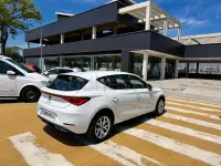 Usado Seat Leon Style 110 CV (80 kW) 2022 Blanco Berlina