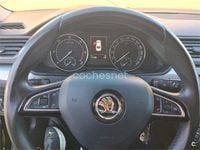 Usado Skoda Superb Ambition 150 CV (110 kW) 2017 Negro Berlina