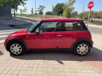 Usado Mini ONE 90 CV (66 kW) 2002 Rojo Utilitario