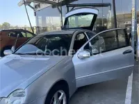 Usado Mercedes C180 143 CV (105 kW) 2004 Gris / plata Berlina