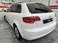 Usado Audi A3 Sportback Ambiente 105 CV (77 kW) 2011 Blanco Utilitario