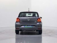 Usado VW Polo Advance 90 CV (66 kW) 2016 Gris Utilitario