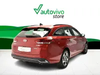 Nuevo Hyundai i30 100 CV (73 kW) 2025 Rojo Familiar
