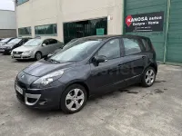 Usado Renault Scénic Dynamique 110 CV (80 kW) 2011 Gris / plata Monovolumen