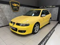 Usado Seat Leon Sport 180 CV (132 kW) 2001 Amarillo Utilitario