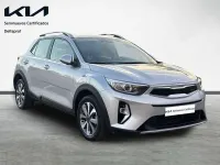 Usado Kia Stonic 101 CV (74 kW) 2025 Plateado SUV