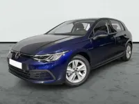 Usado VW Golf VIII 110 CV (80 kW) 2023 Azul Berlina