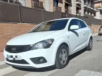 Usado Kia ProCeed 90 CV (66 kW) 2012 Blanco Utilitario