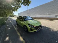 Usado Hyundai i20 84 CV (61 kW) 2024 Verde Utilitario