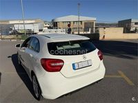 Käytetty Mercedes A180 Urban 109 HP (80 kW) 2015 Valkoinen Sedan