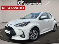 Usado Toyota Yaris Hybrid Business Edition 116 CV (85 kW) 2023 Blanco Berlina