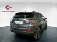 Usado Jeep Compass Trailhawk 240 CV (176 kW) 2023 Gris / plata SUV