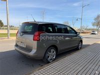 Usado Peugeot 5008 Sport 110 CV (80 kW) 2010 Gris / plata Monovolumen