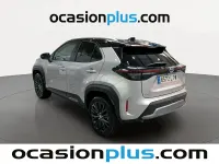 Usado Toyota Yaris Hybrid 116 CV (85 kW) 2021 Gris plata SUV