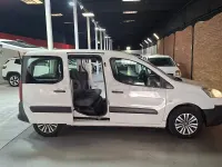 Usado Peugeot Partner Tepee Active 92 CV (67 kW) 2011 Blanco Monovolumen