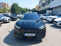 Usado Ford Mustang Mach-E 216 kW (294 CV) 2023 Negro shadow (especial) SUV