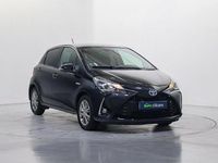 Usado Toyota Yaris Hybrid Active 100 CV (73 kW) 2018 Negro Berlina