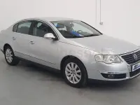 Usado VW Passat Advance 140 CV (102 kW) 2005 Gris / plata Berlina