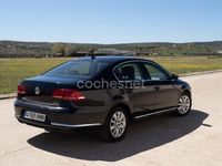 Usado VW Passat Highline 140 CV (102 kW) 2013 Negro Berlina