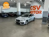 Usado BMW 118 150 CV (110 kW) 2021 Gris / plata Berlina